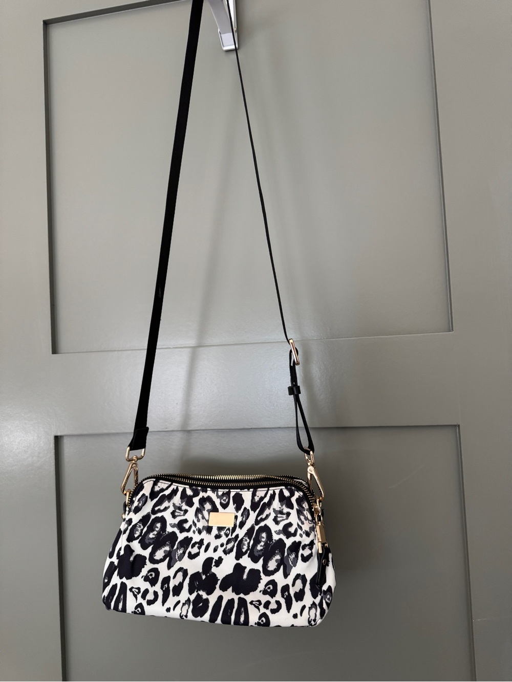 Black & White Leopard Crossbody Bag - Women